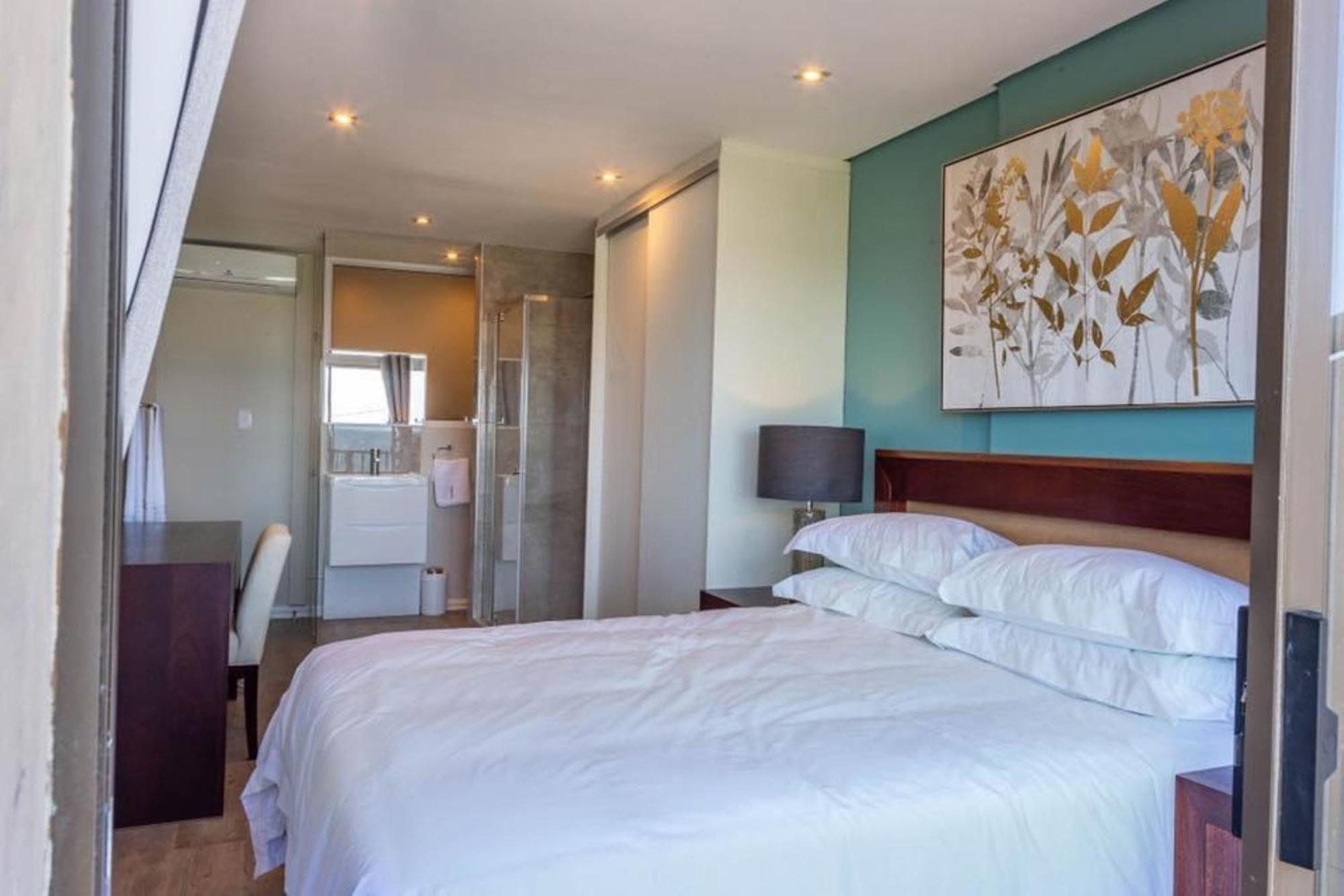6 Dolphin Views La Mercy Beachfront Apartamento Exterior foto