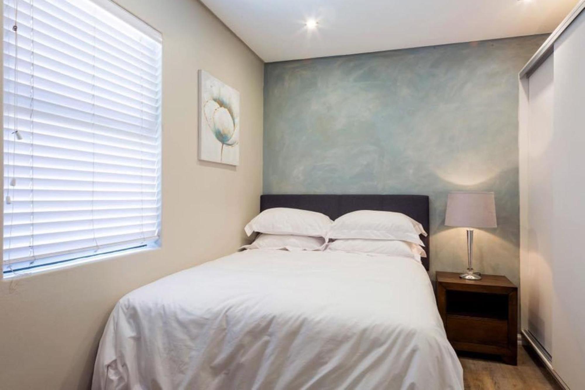 6 Dolphin Views La Mercy Beachfront Apartamento Exterior foto